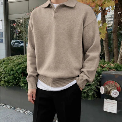 Herbstlicher Strickpullover mit Reverskragen